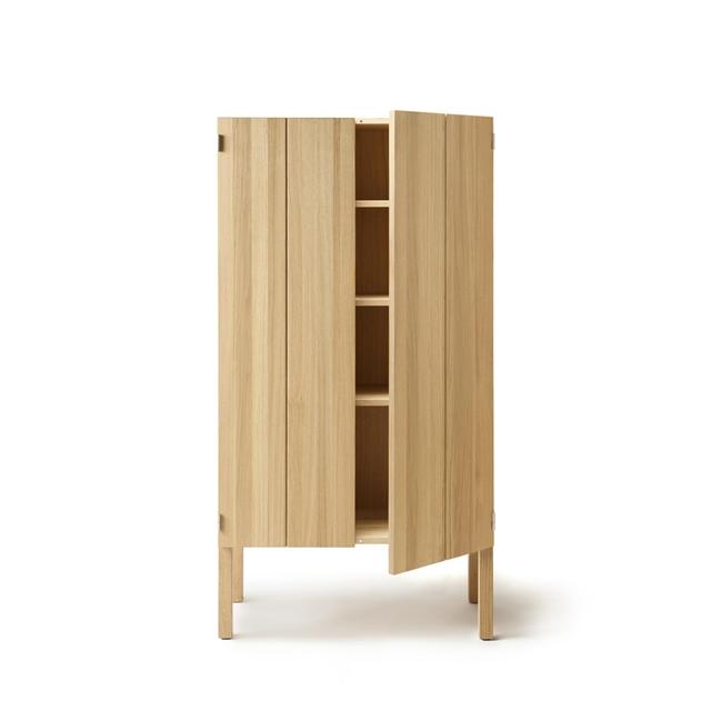 Nikari Arkitecture Højskab i Olieret Egetræ - Elegant Design